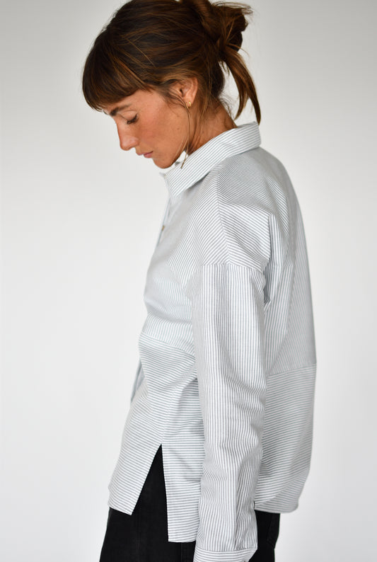 Camisa Eleonore Raya negra – vista lateral | Boj Woman