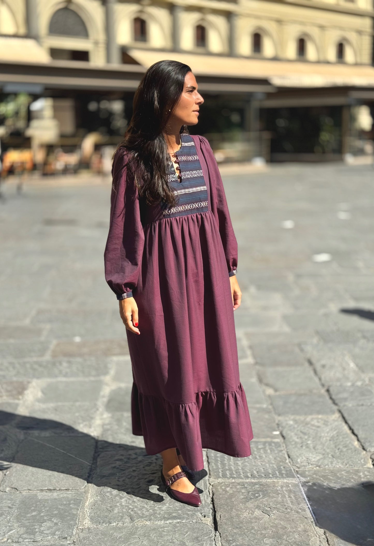 Vestido Alessandra borgoña