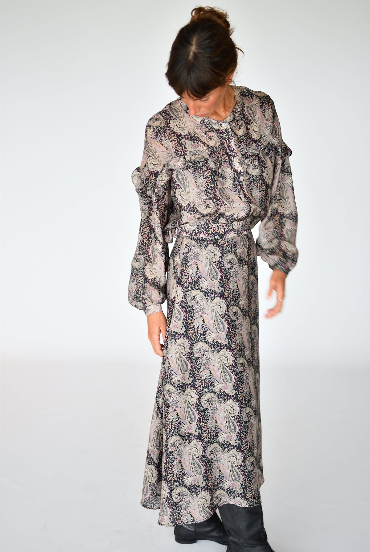Total Look Alessia y Celine Paisley negro – Blusa Alessia Paisley negro, foto 3 | Boj Woman