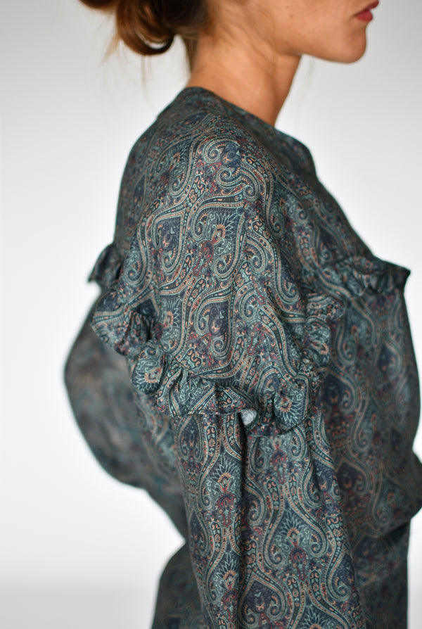 Blusa Alessia Paisley verde – detalhe da manga | Boj Woman