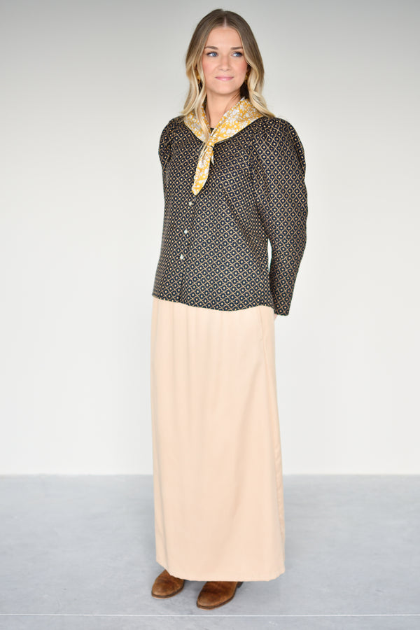 Blusa Anna bordados marinho – corpo inteiro | Boj Woman