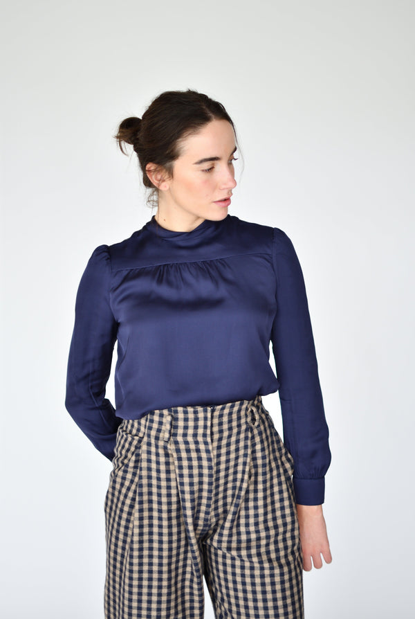 Total Look Camila Azul noche y Anne Vichy – Blusa Camila Azul noche, foto 3 | Boj Woman