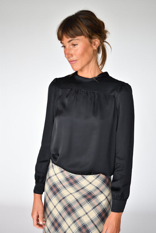 Blusa Camila Negra – vista frontal | Boj Woman