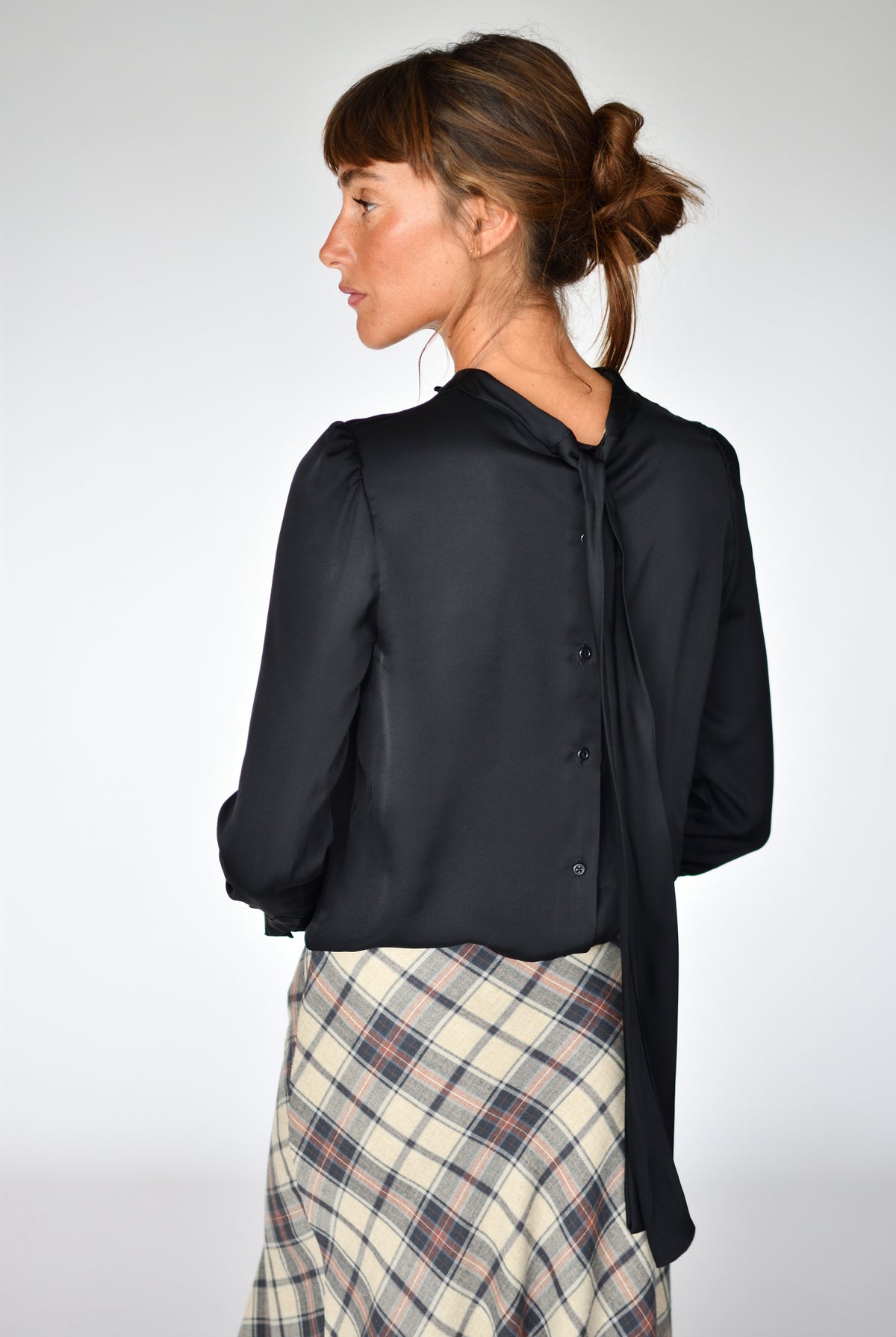 Blusa Camila Negra – vista lateral | Boj Woman