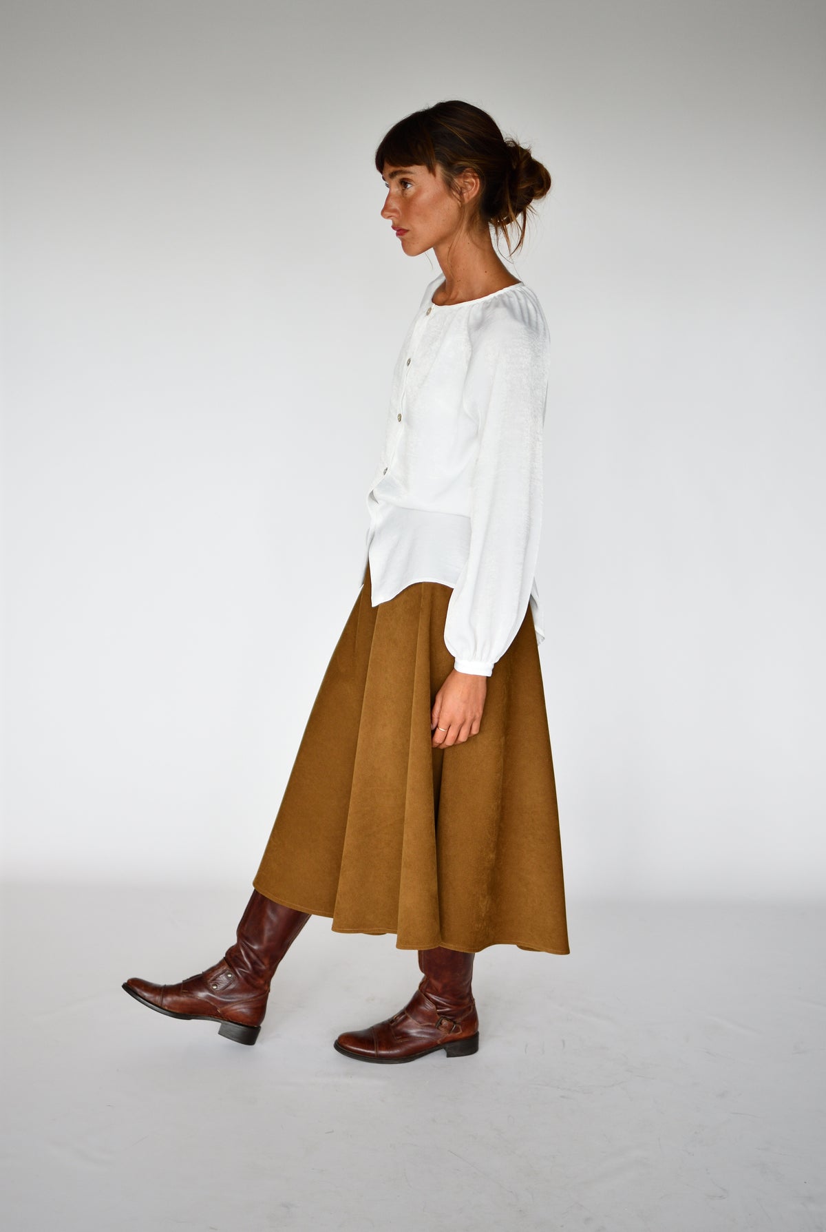 Camisa Lottie Satén blanco – caminando | Boj Woman