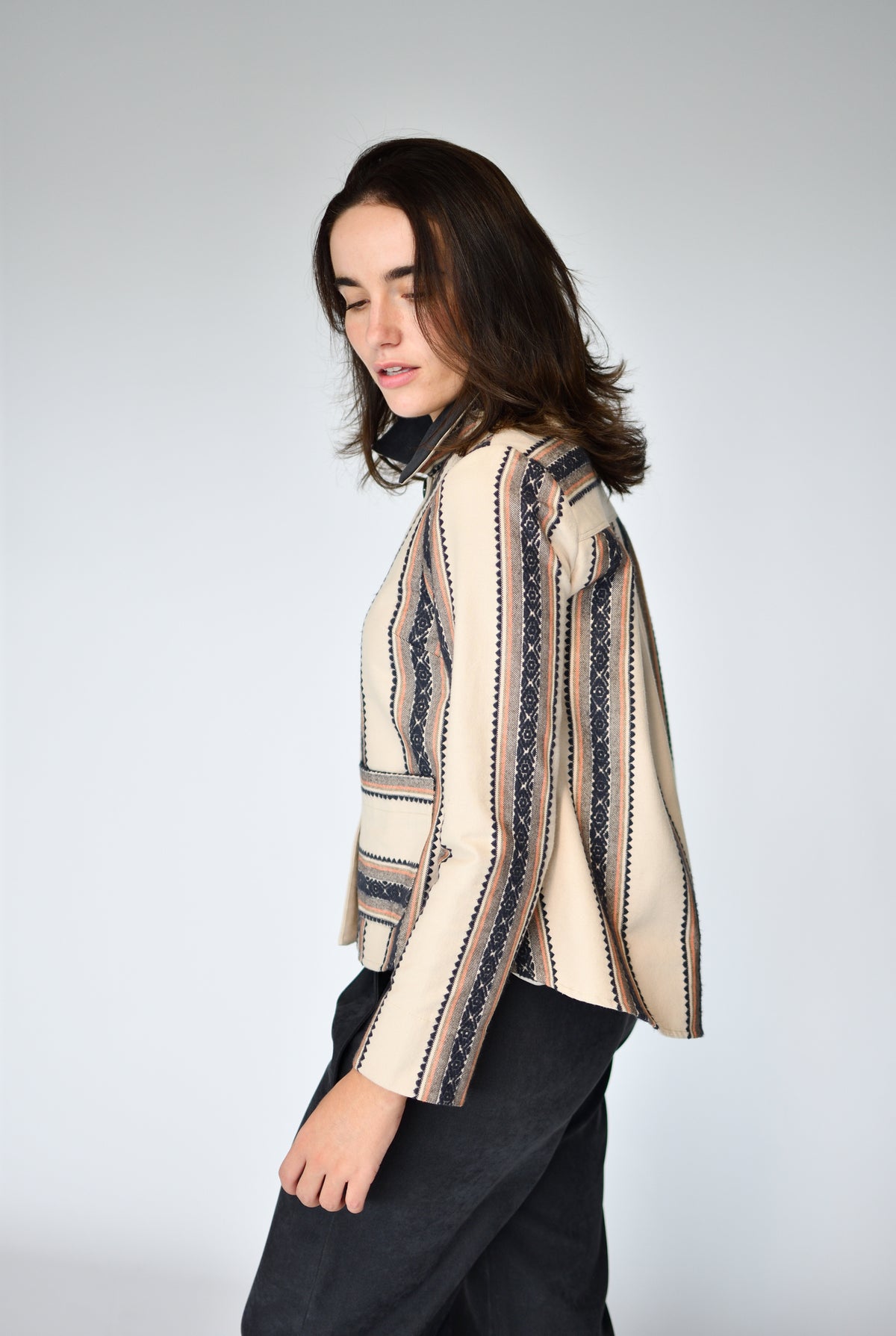 Chaqueta Leo Étnica – vista lateral | Boj Woman