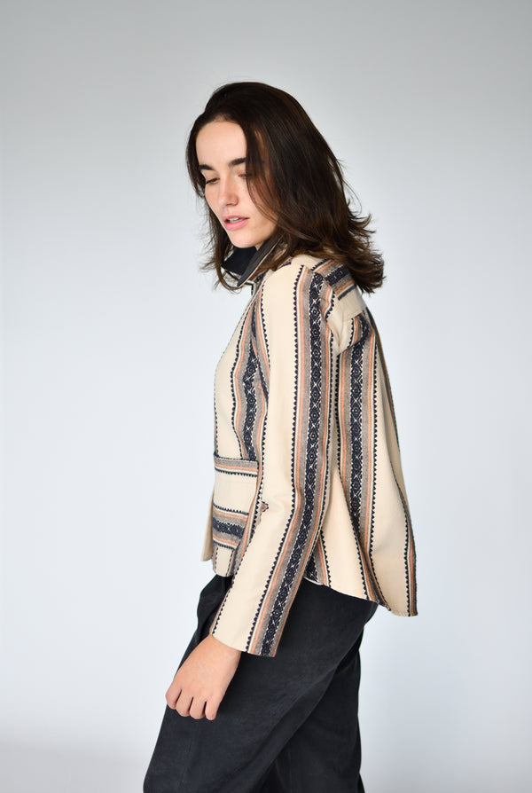 Chaqueta Leo Étnica – vista lateral | Boj Woman