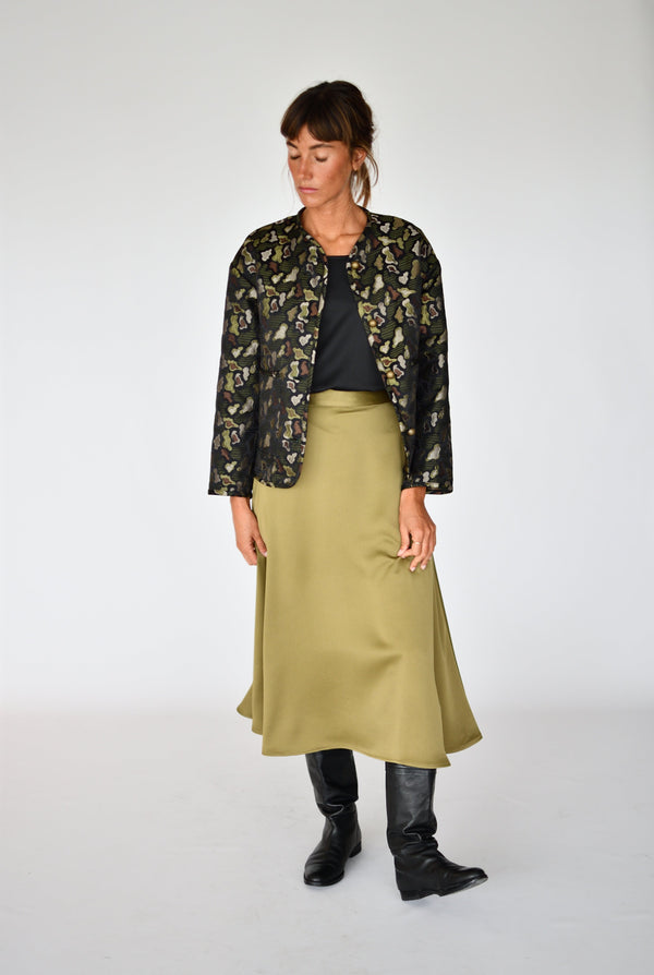 Total Look Cleo Negro y Celine Verde: Top Cleo Negro y Falda Celine Verde, foto 3 | Boj Woman