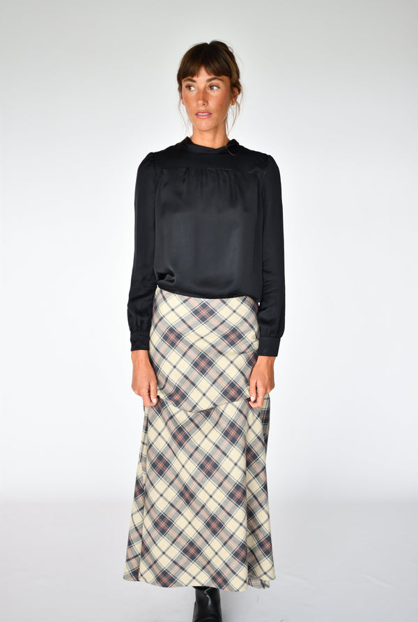 Total Look Camila Negra y Charlotte Crail – Falda Charlotte Crail, foto 1 | Boj Woman
