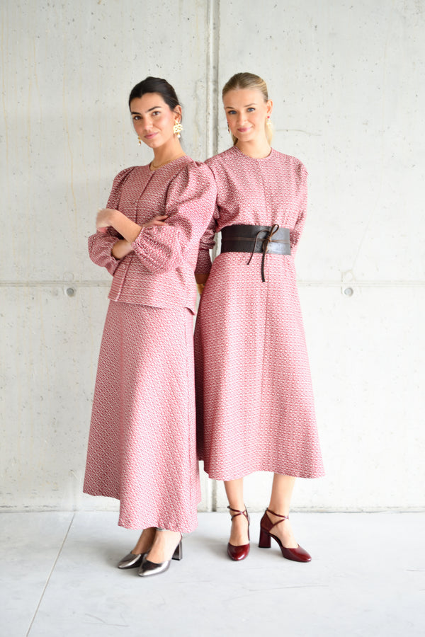 Saia Chiara – look conjunto rosa | Boj Woman