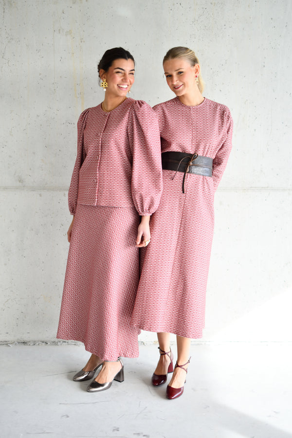 Saia Chiara – look completo, duas modelos | Boj Woman