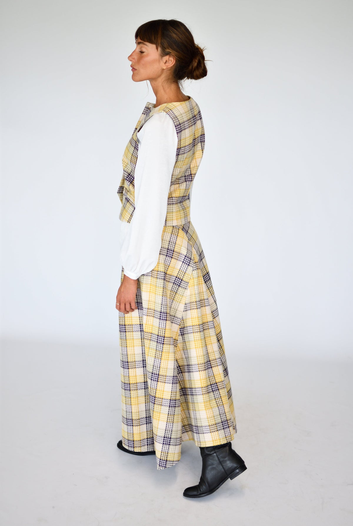 Total Look Chaleco Sastre y Scotland – Falda Scotland, foto 3 | Boj Woman