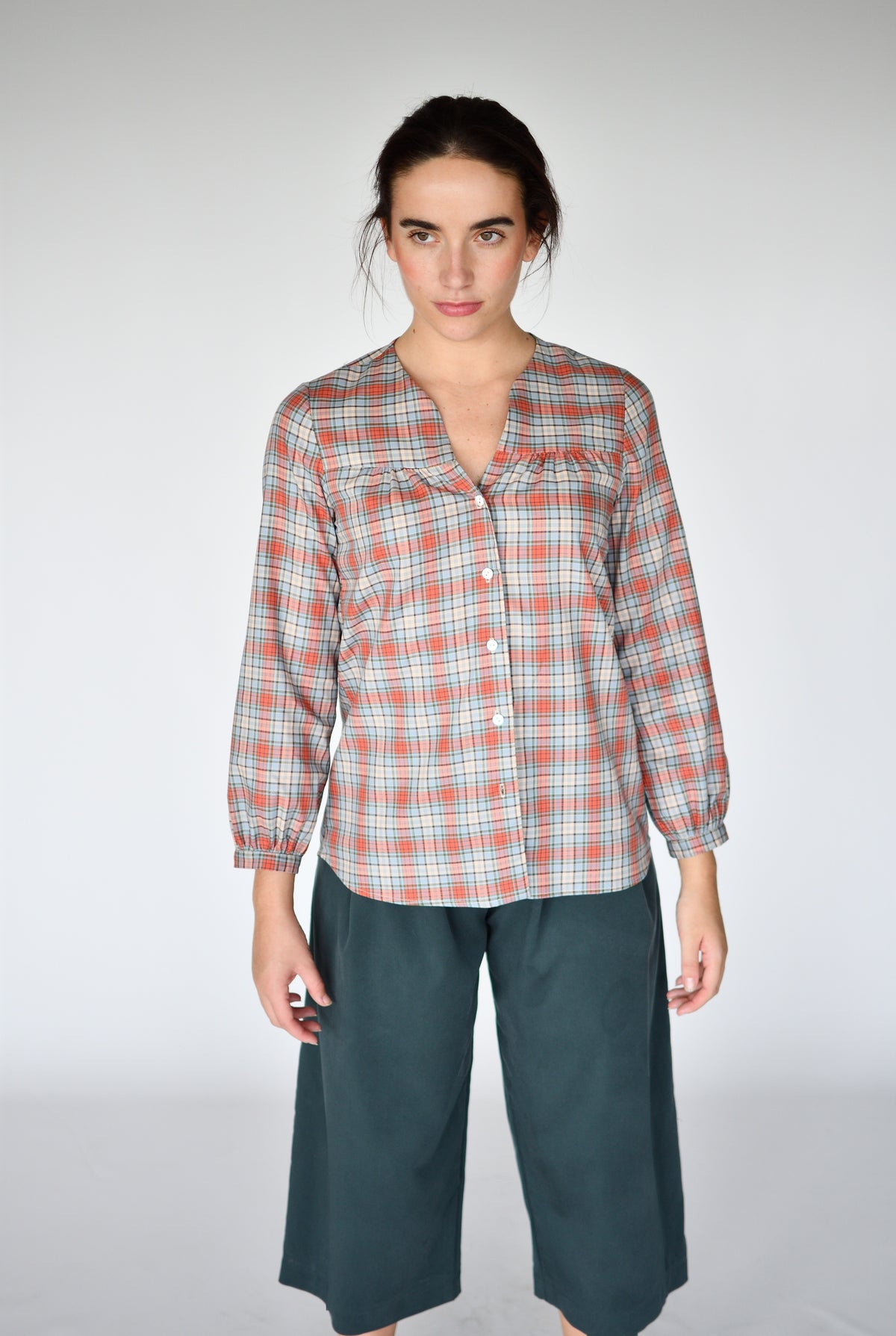 Total Look Lia e Anne Musgo: Camisa Lia Stirling e Calças Anne Musgo | Boj Woman