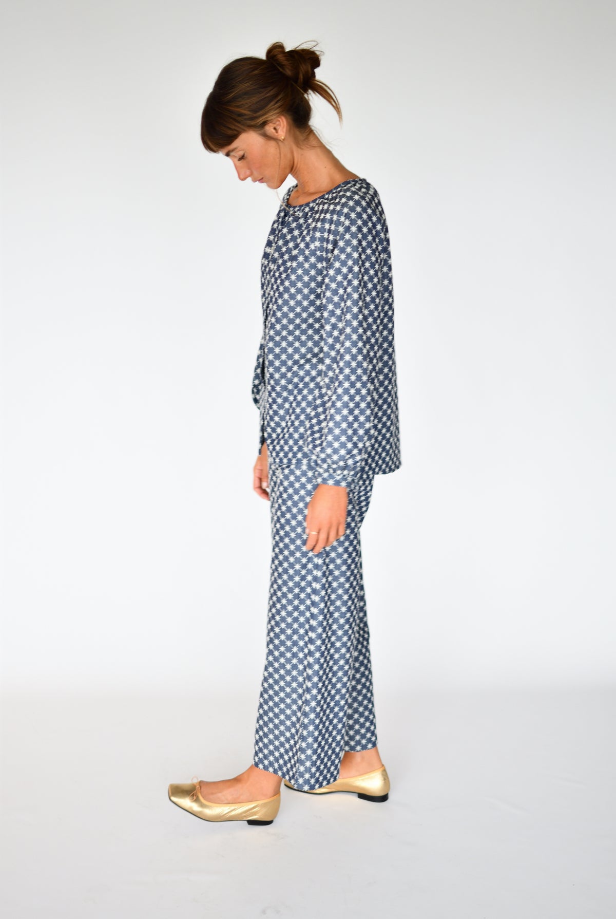 Calças Fleur Denim Bordado – vista lateral | Boj Woman