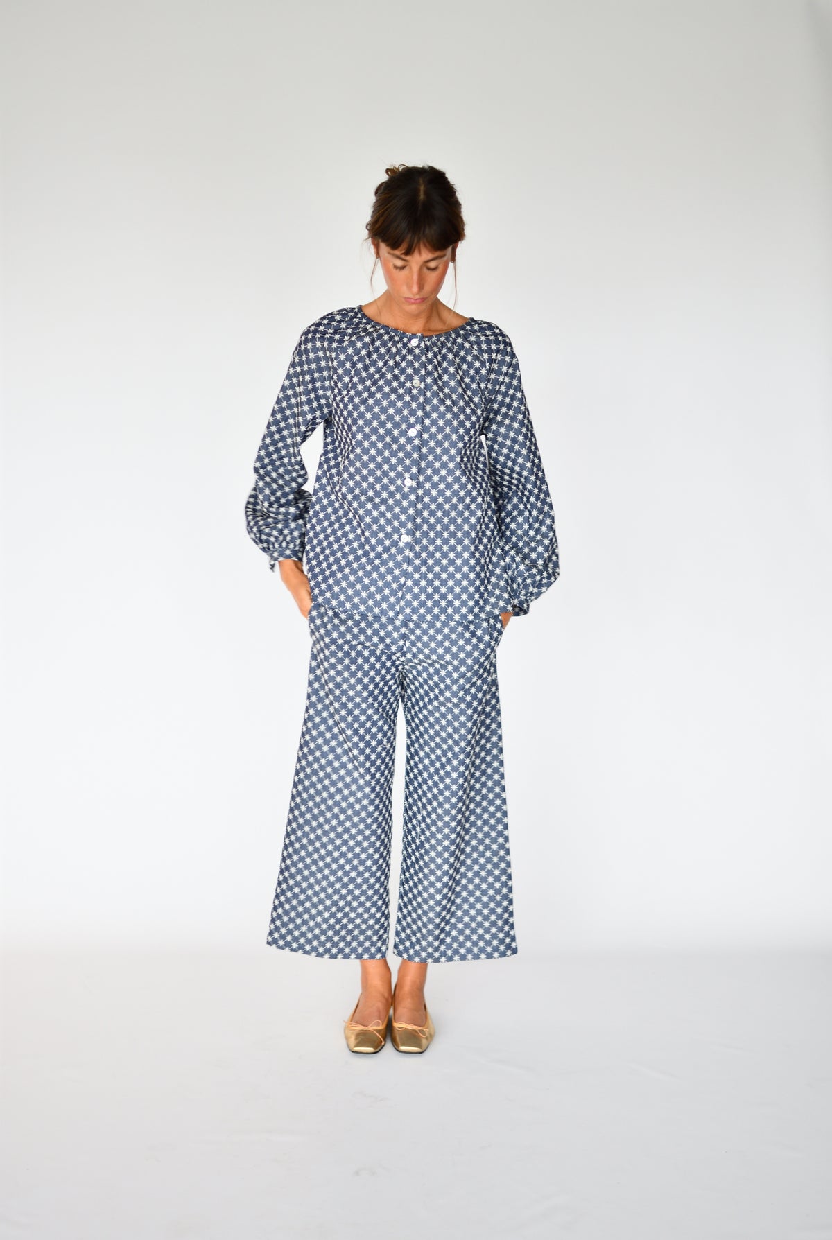 Calças Fleur Denim Bordado – corpo inteiro | Boj Woman