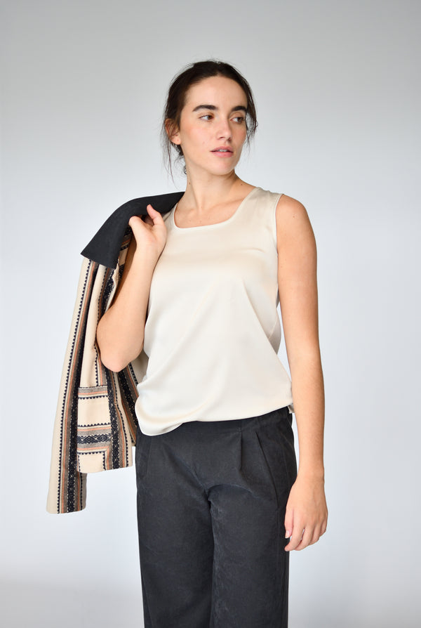 Top Cleo Bege – detalhe | Boj Woman
