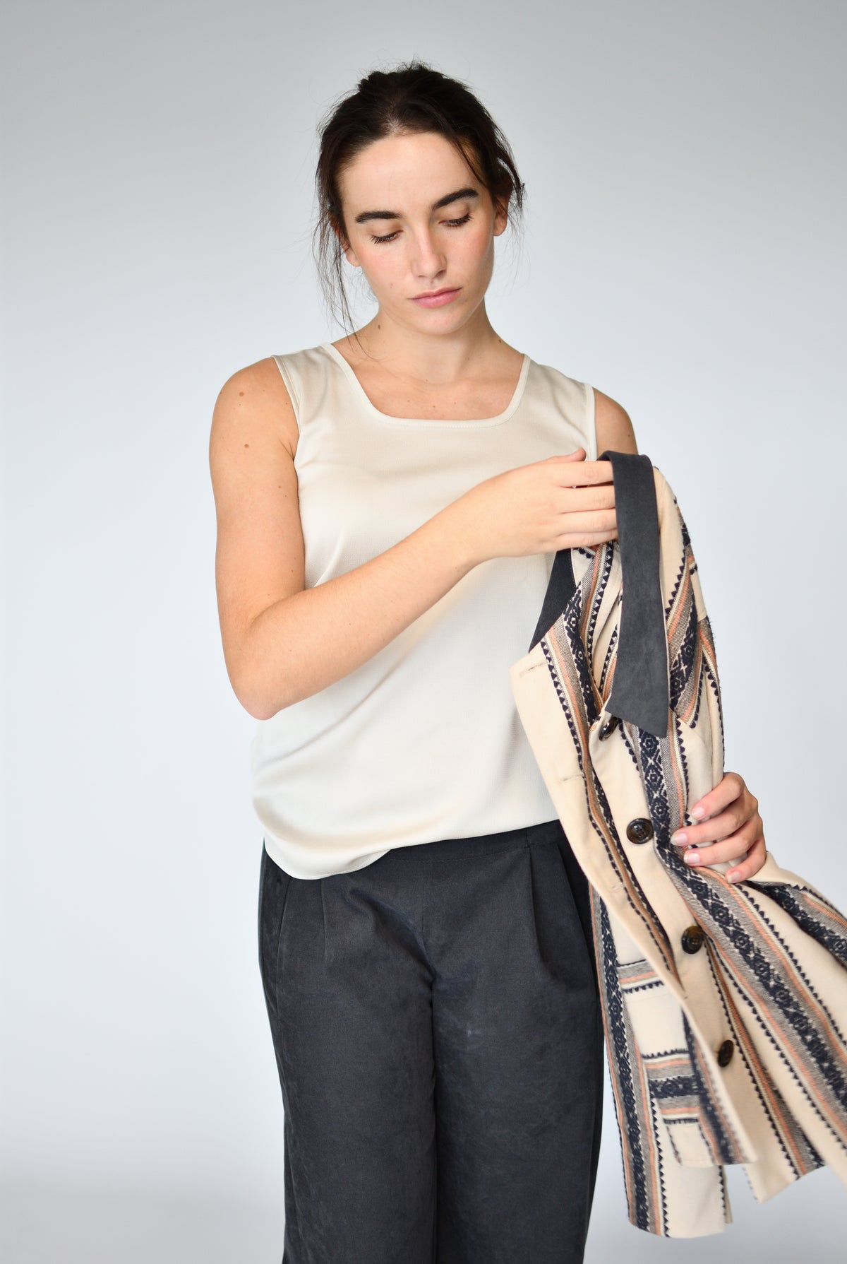 Top Cleo Beige – vista tres cuartos | Boj Woman