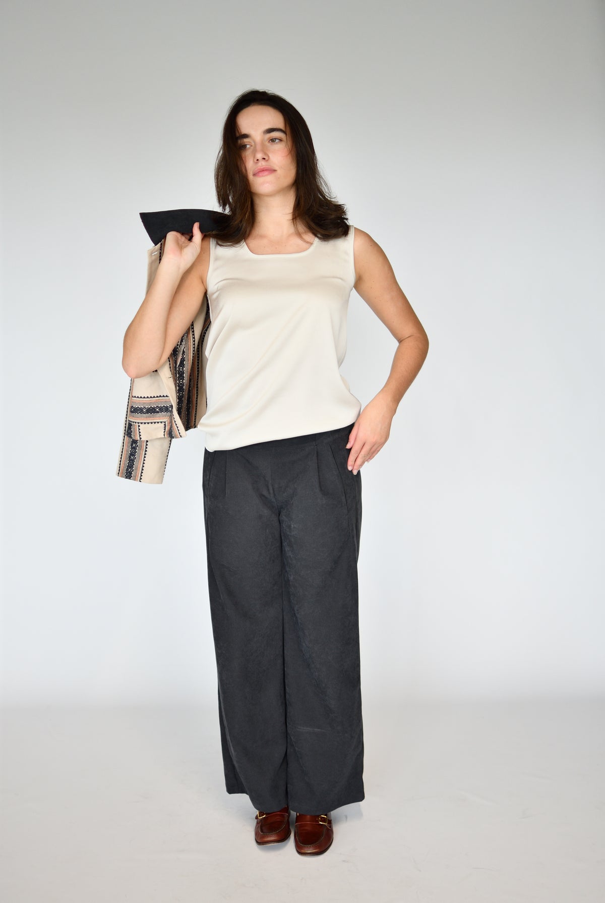 Top Cleo Beige – look con chaqueta | Boj Woman