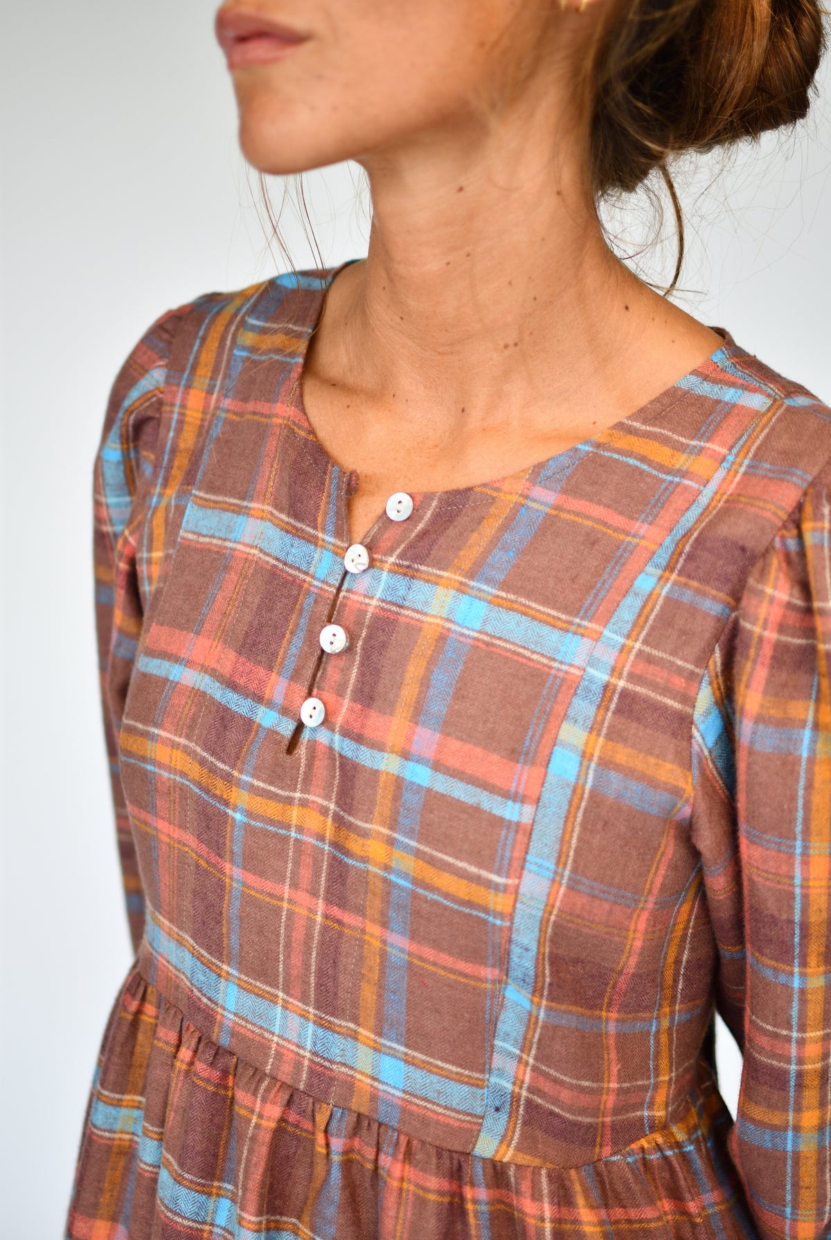 Vestido Alessandra Perth – detalhe do tartan | Boj Woman