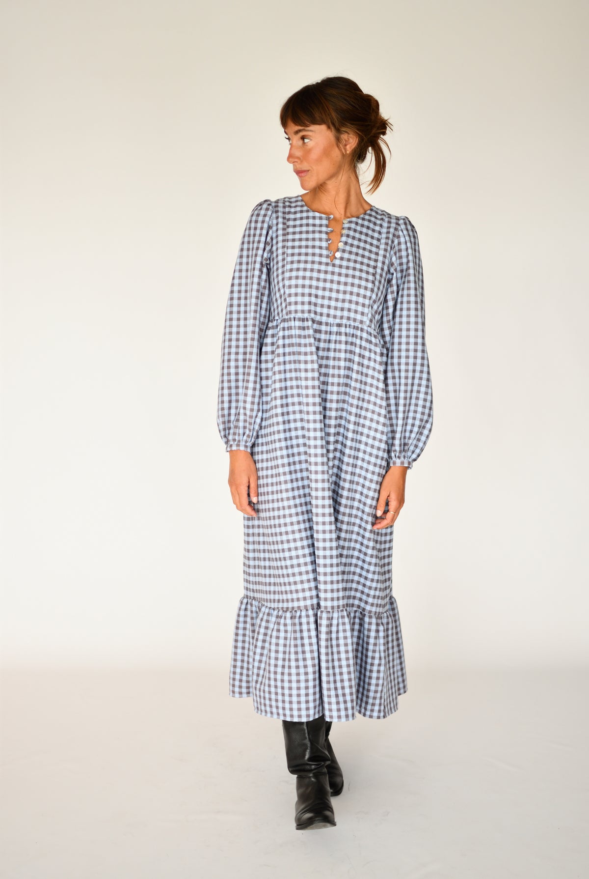 Vestido Alessandra Vichy azul – corpo inteiro | Boj Woman