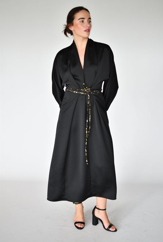 Vestido Mia Preto – corpo inteiro | Boj Woman