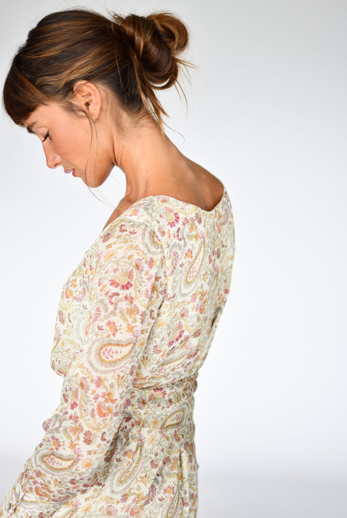 Vestido Rene Paisley – detalhe do decote | Boj Woman