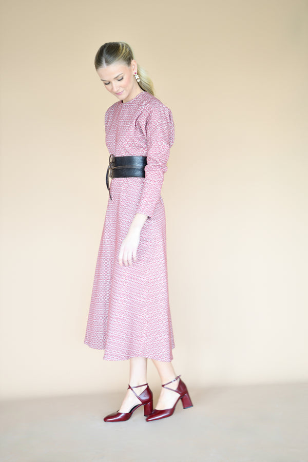 Vestido Chiara bordados – corpo inteiro com cinto | Boj Woman
